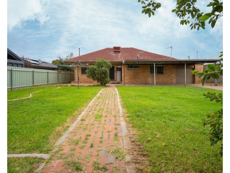 65 Main Street, Lake Albert NSW 2650