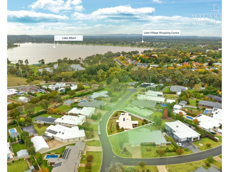 37 Plunkett Drive, Lake Albert NSW 2650