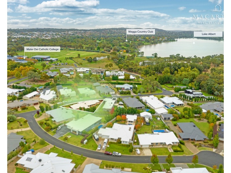 37 Plunkett Drive, Lake Albert NSW 2650