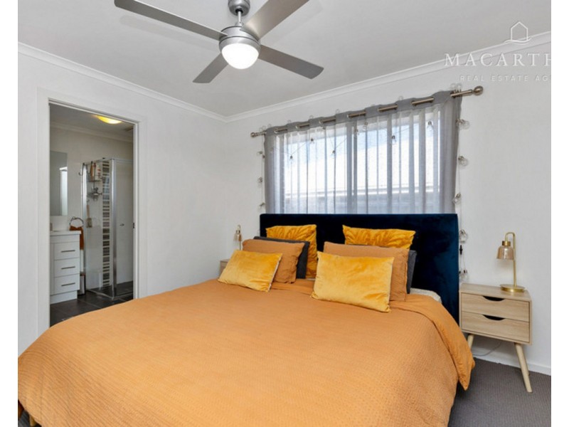 2/1 Ronald Street, Gobbagombalin NSW 2650