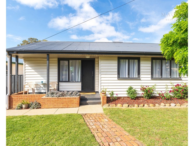 34 Gilmore Avenue, Mount Austin NSW 2650