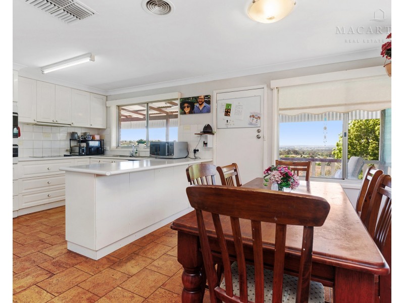 43 Andrews Avenue, Kooringal NSW 2650