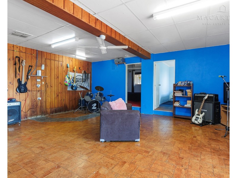 43 Andrews Avenue, Kooringal NSW 2650