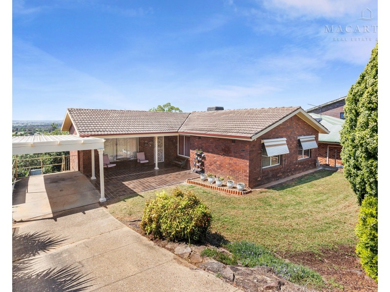 43 Andrews Avenue, Kooringal NSW 2650