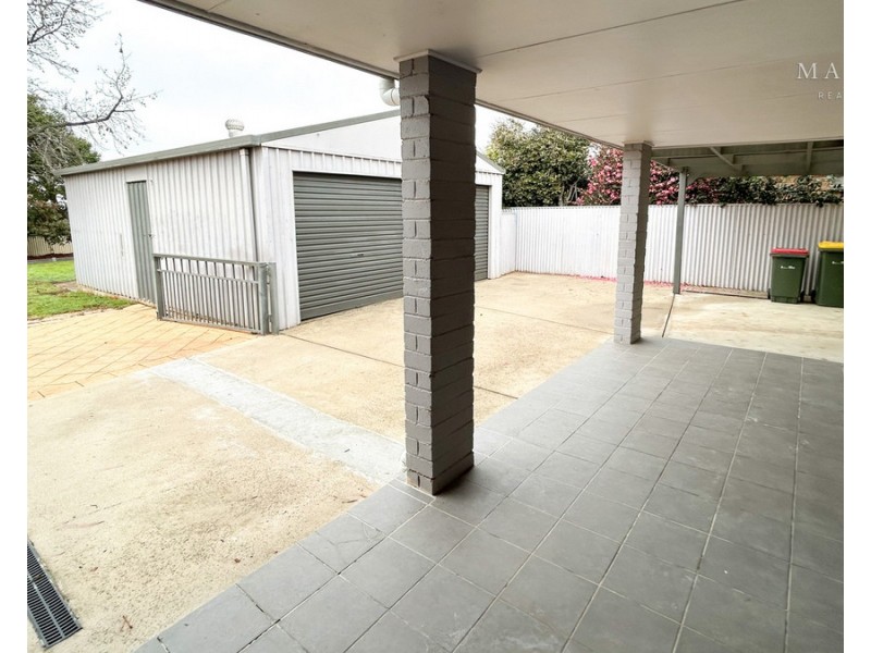 16 Walana Crescent, Kooringal NSW 2650