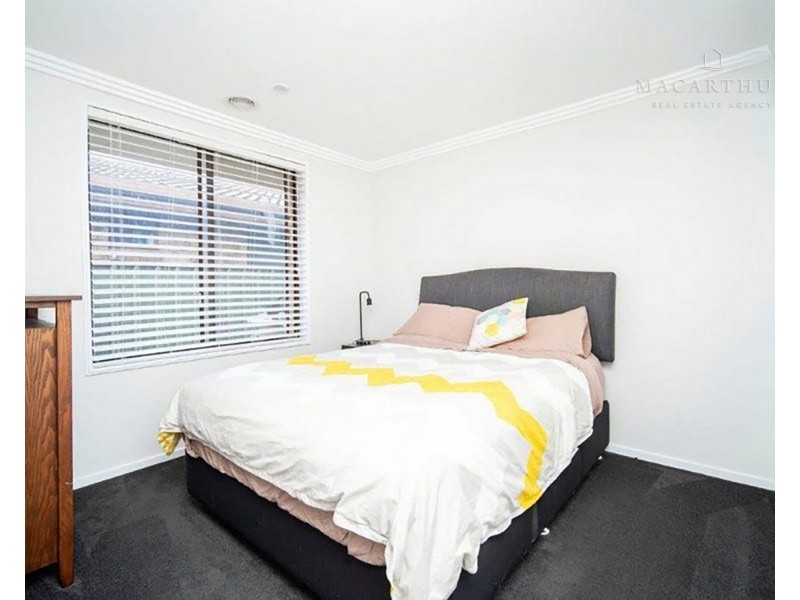 4 Eyre Street, Lake Albert NSW 2650