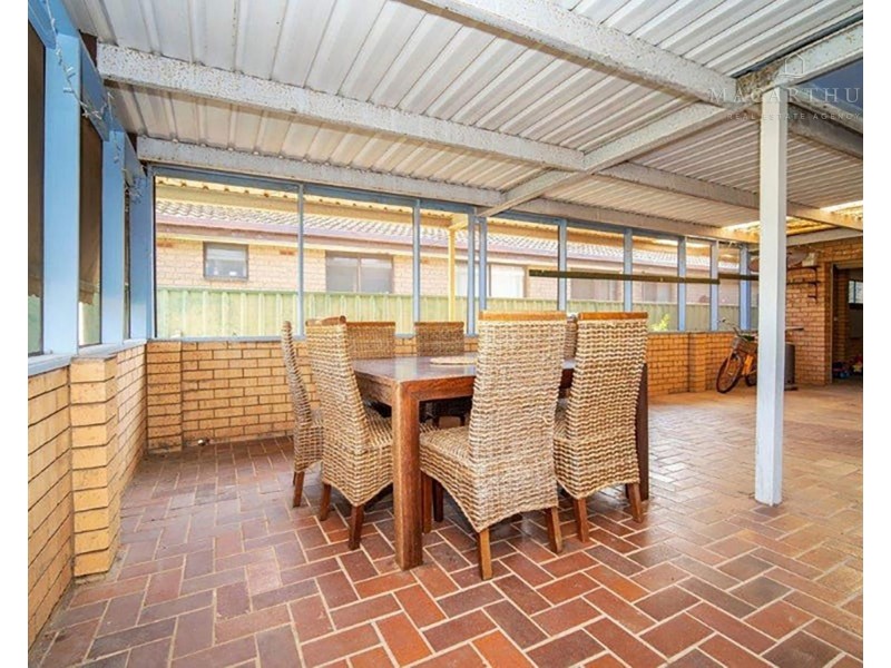 4 Eyre Street, Lake Albert NSW 2650