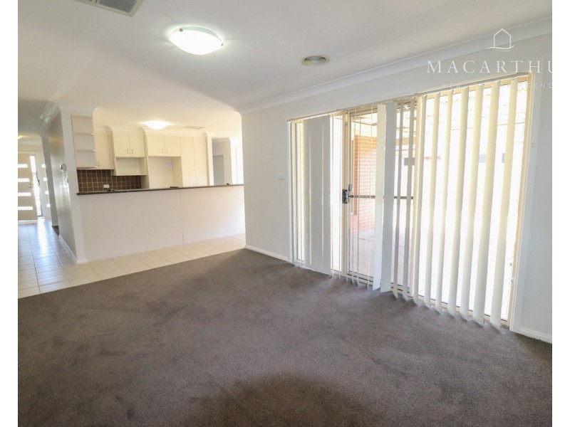 14 Allunga Street, Glenfield Park NSW 2650
