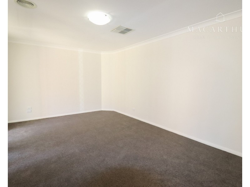 14 Allunga Street, Glenfield Park NSW 2650