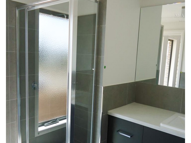 1/56 Ross Parkway, Gobbagombalin NSW 2650