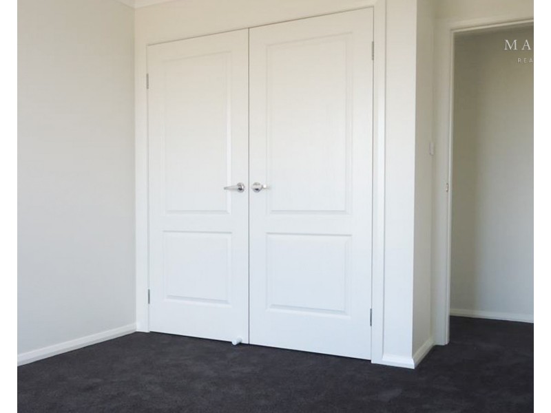 1/56 Ross Parkway, Gobbagombalin NSW 2650