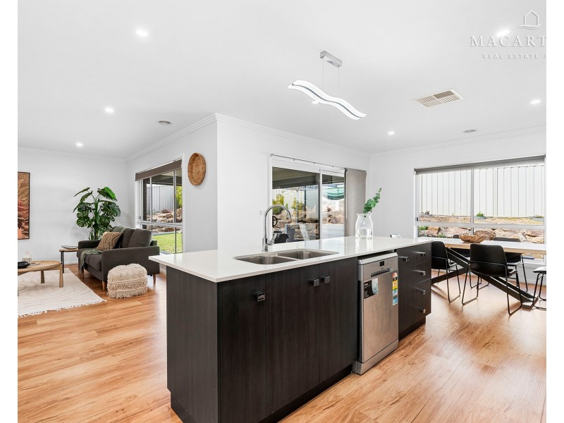 15 Exford Loop, Bourkelands NSW 2650