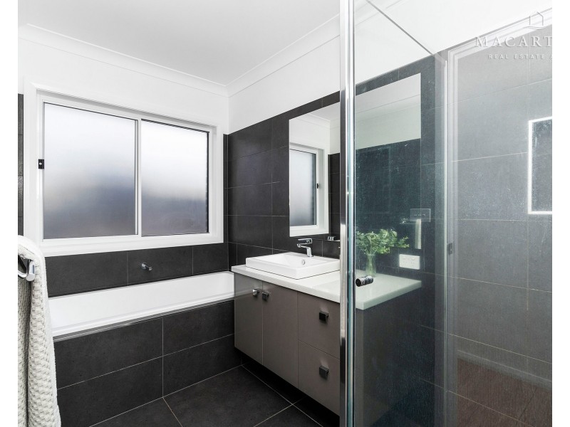 15 Exford Loop, Bourkelands NSW 2650