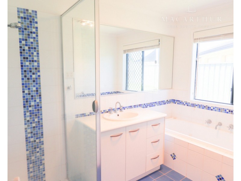 17 Walla Place, Glenfield Park NSW 2650