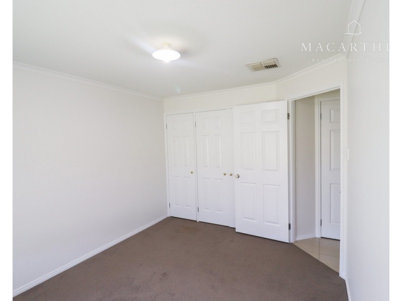 17 Walla Place, Glenfield Park NSW 2650