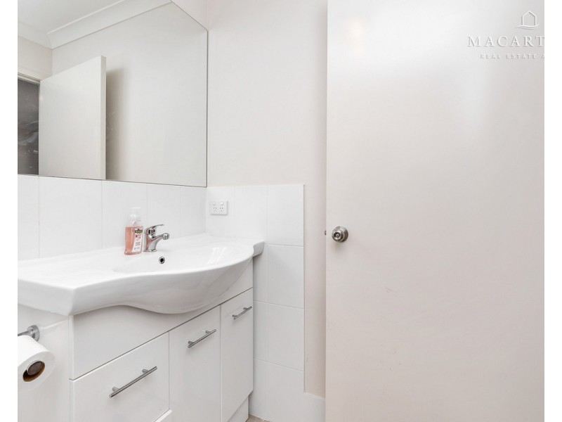 8 Tantoon Circuit, Forest Hill NSW 2651