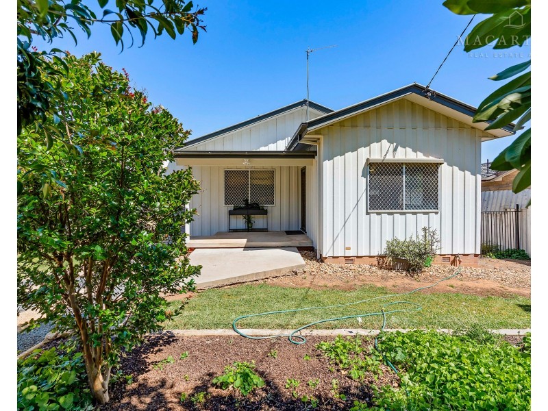 64 Mimosa Drive, Mount Austin NSW 2650