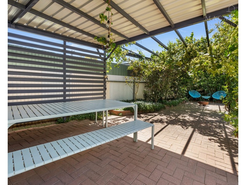 411 Lake Albert Road, Kooringal NSW 2650