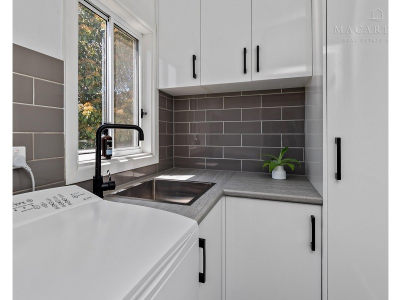 411 Lake Albert Road, Kooringal NSW 2650