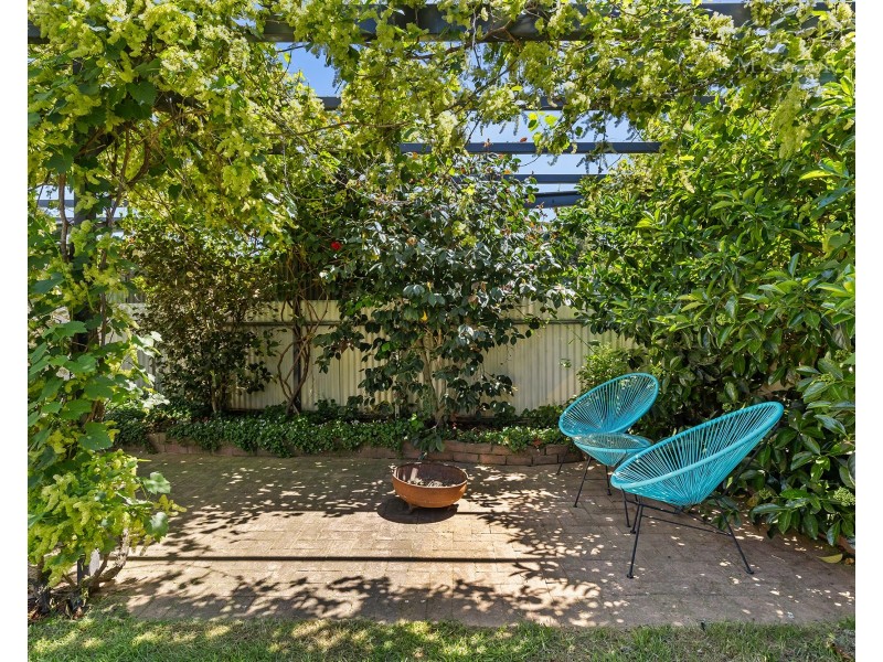 411 Lake Albert Road, Kooringal NSW 2650