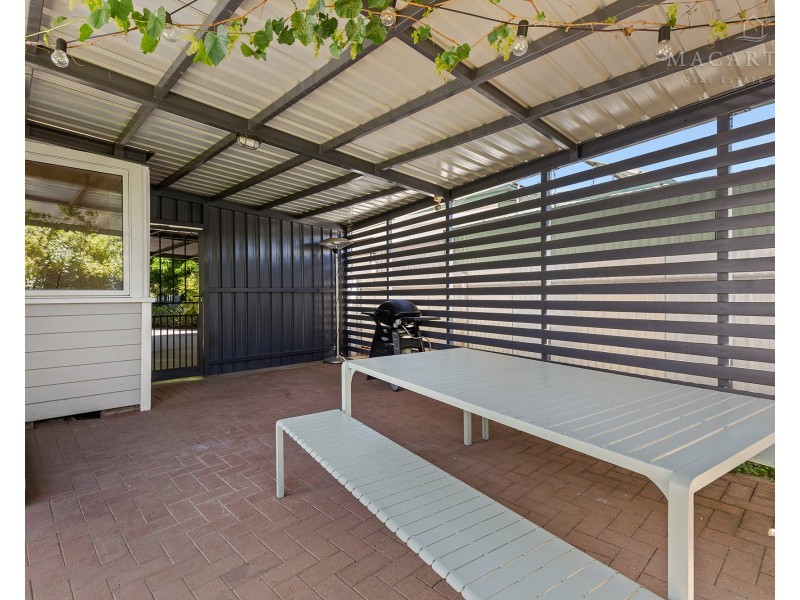 411 Lake Albert Road, Kooringal NSW 2650