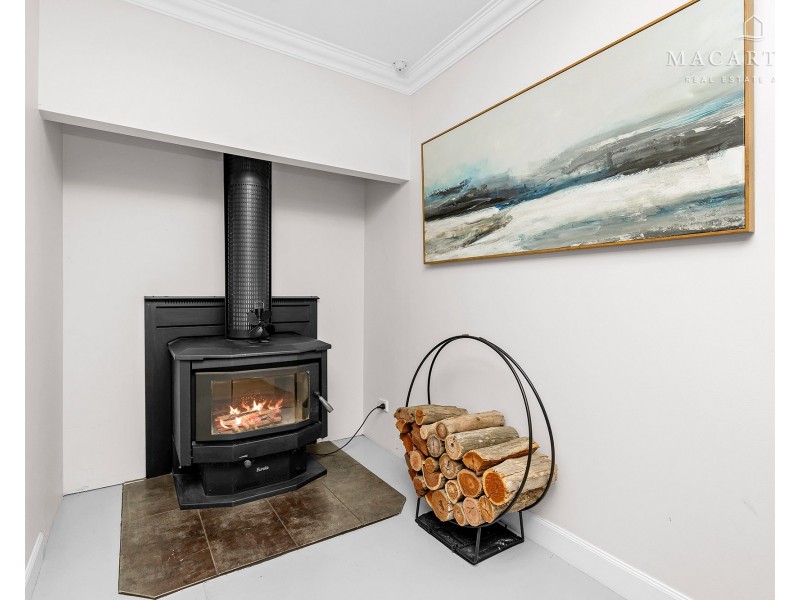 298 Mitchell Road, Lake Albert NSW 2650