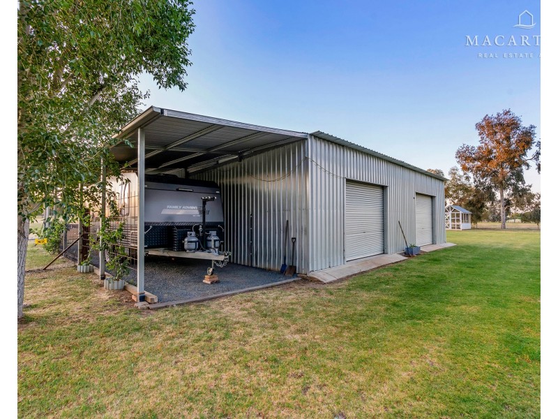 298 Mitchell Road, Lake Albert NSW 2650