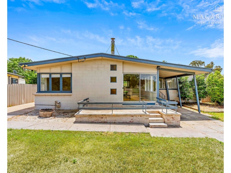 9 Malta Crescent, Ashmont NSW 2650