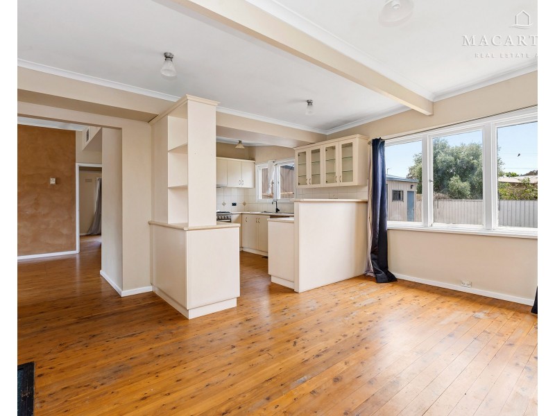 9 Malta Crescent, Ashmont NSW 2650