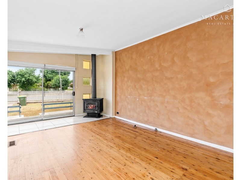9 Malta Crescent, Ashmont NSW 2650