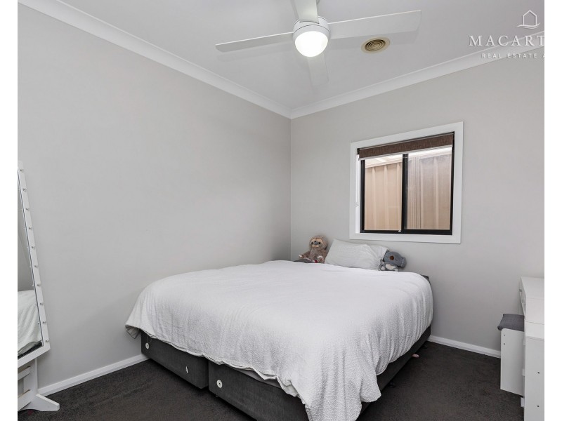 4 Waterhouse Avenue, Lloyd NSW 2650