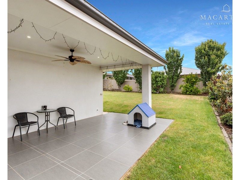4 Waterhouse Avenue, Lloyd NSW 2650