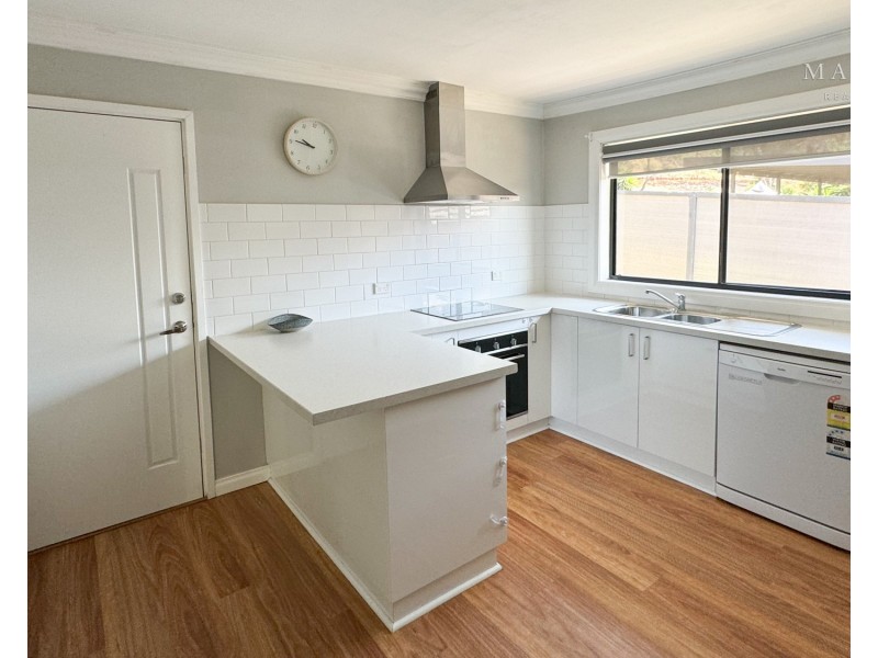 82 Warrawong Street, Kooringal NSW 2650
