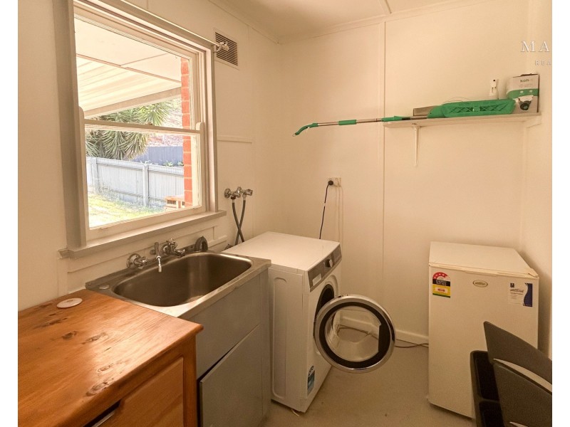 82 Warrawong Street, Kooringal NSW 2650