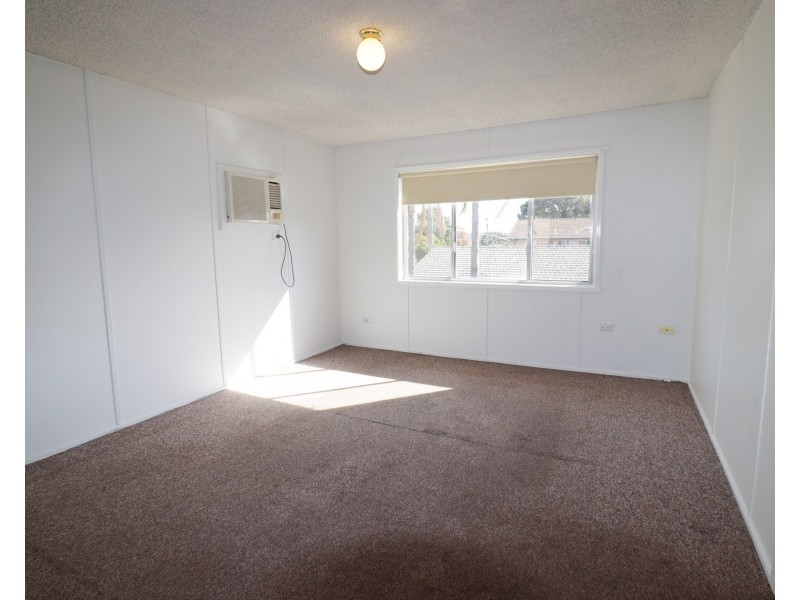6/13 Nordlingen Drive, Tolland NSW 2650