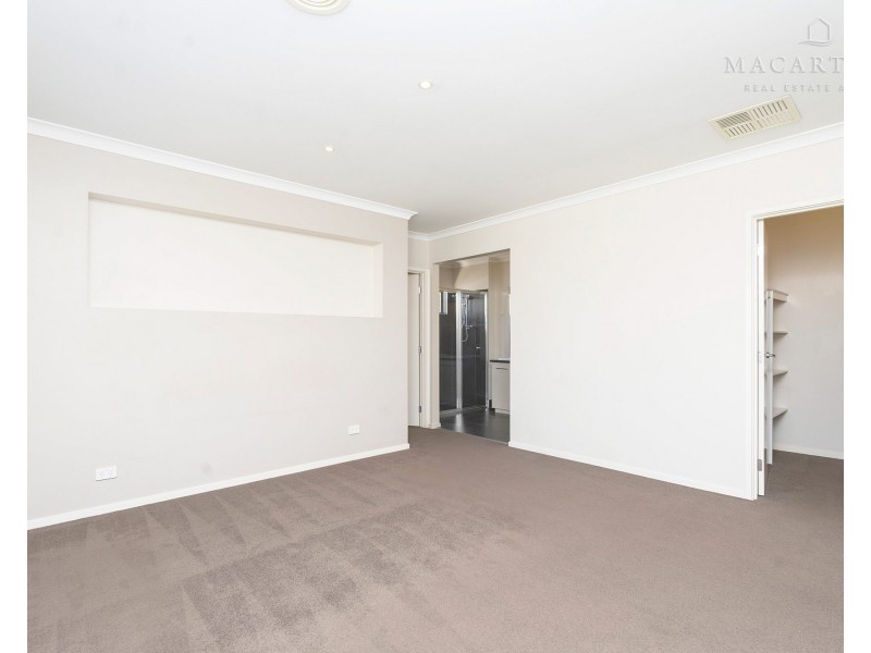 7 Breasley Crescent, Boorooma NSW 2650