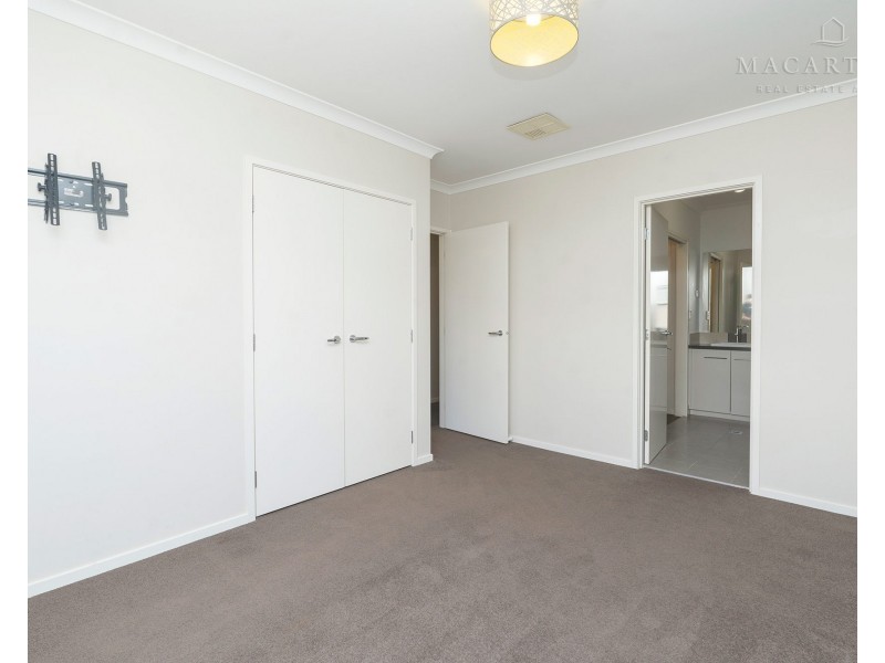 7 Breasley Crescent, Boorooma NSW 2650