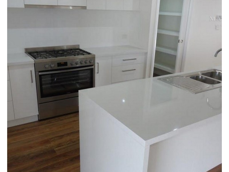 8 Goldstein Crescent, Lloyd NSW 2650