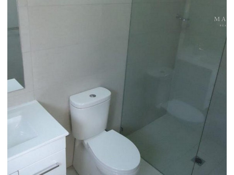 8 Goldstein Crescent, Lloyd NSW 2650