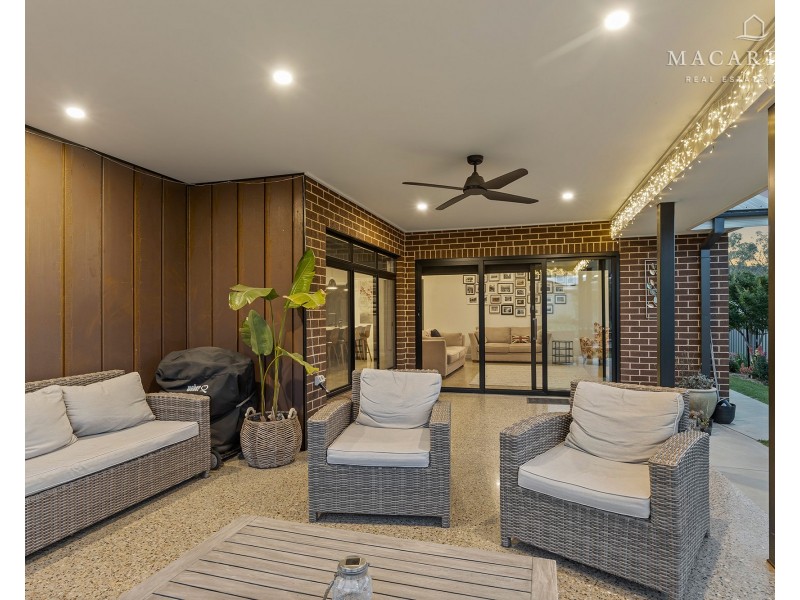 6 Waterview Place, Lake Albert NSW 2650