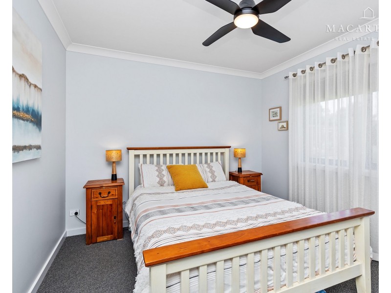 6 Waterview Place, Lake Albert NSW 2650