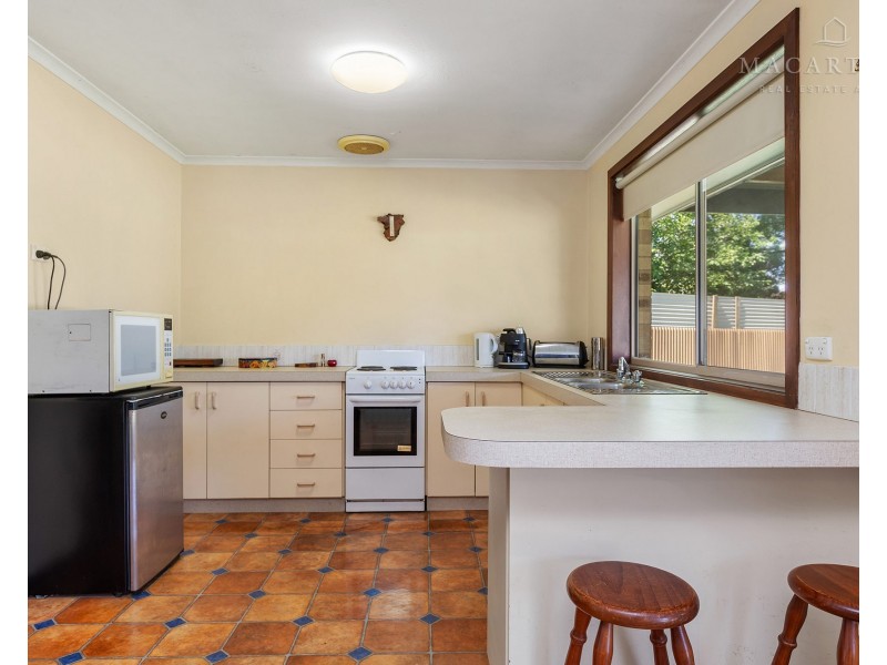 1/3 Leena Place, Wagga Wagga NSW 2650