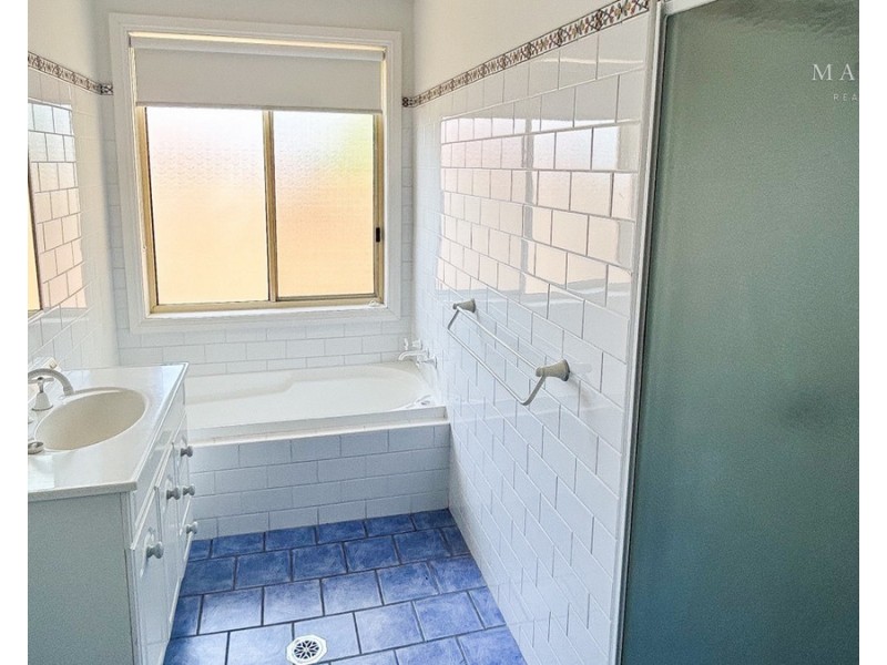 30 Woomera Place, Glenfield Park NSW 2650