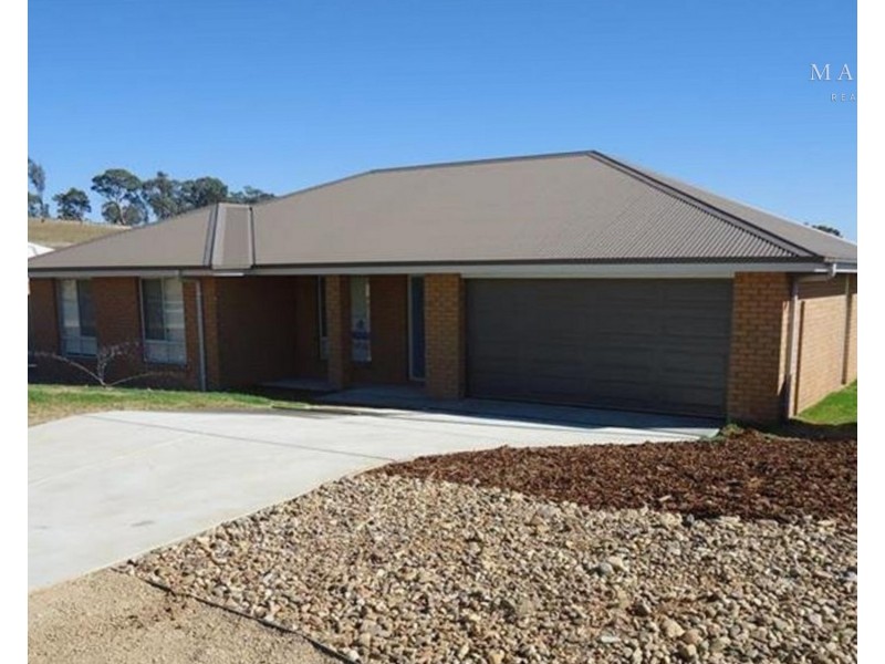 12 Watson Boulevard, Lloyd NSW 2650