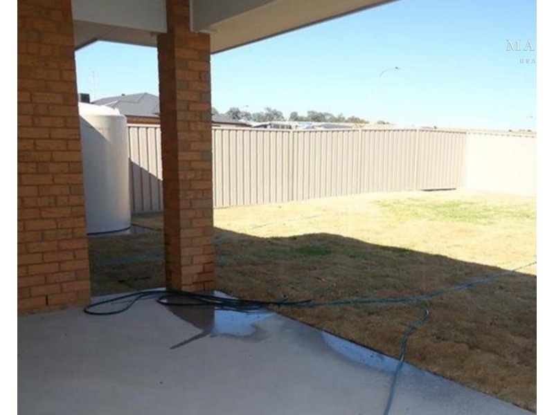 12 Watson Boulevard, Lloyd NSW 2650