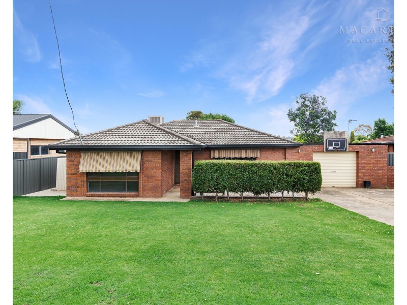 58 Main Street, Lake Albert NSW 2650