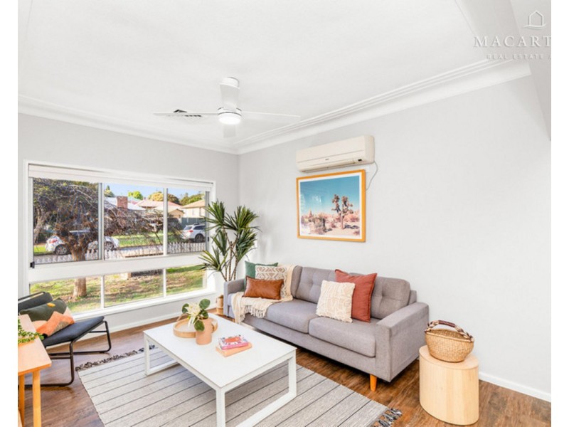 2 Doyle Avenue, Mount Austin NSW 2650