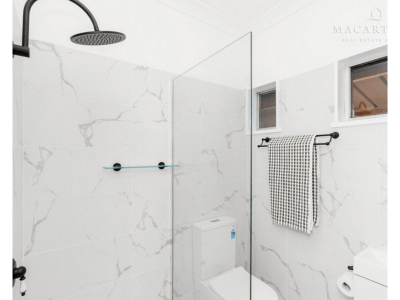 2 Doyle Avenue, Mount Austin NSW 2650
