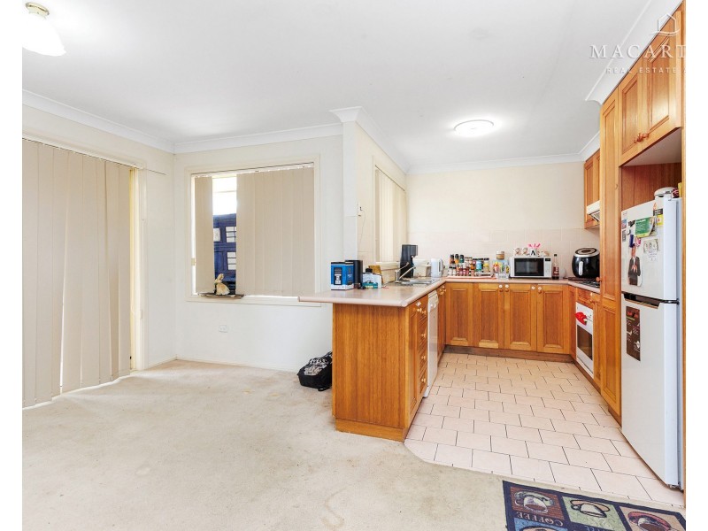 2/23 Kirrang Avenue, Glenfield Park NSW 2650