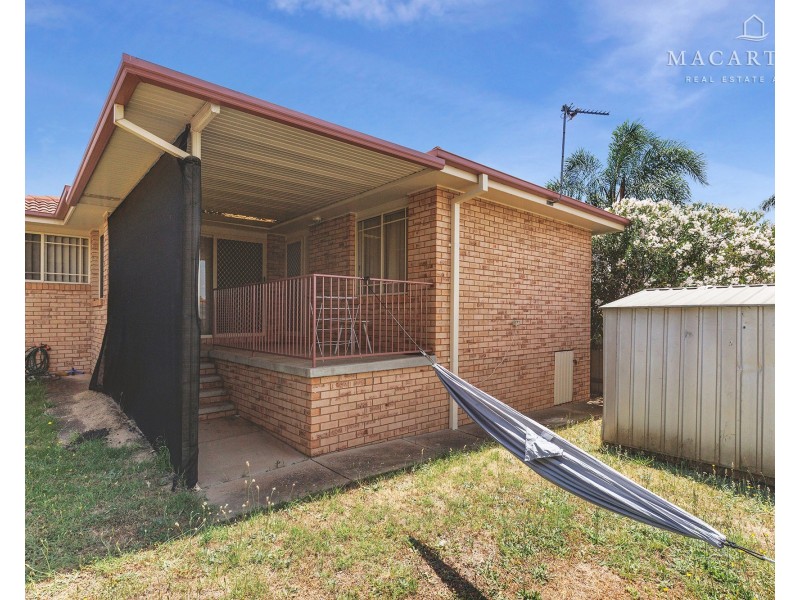 2/23 Kirrang Avenue, Glenfield Park NSW 2650
